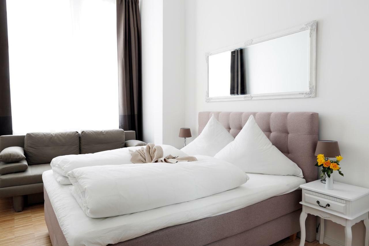 Sc 02 By Rockchair Apartments L Superhost Status L 4 Bedrooms Boxspringbeds 2 Bathrooms Balcony Elevator - Cozy Family & Business Flair Welcomes You! Berlin Eksteriør bilde